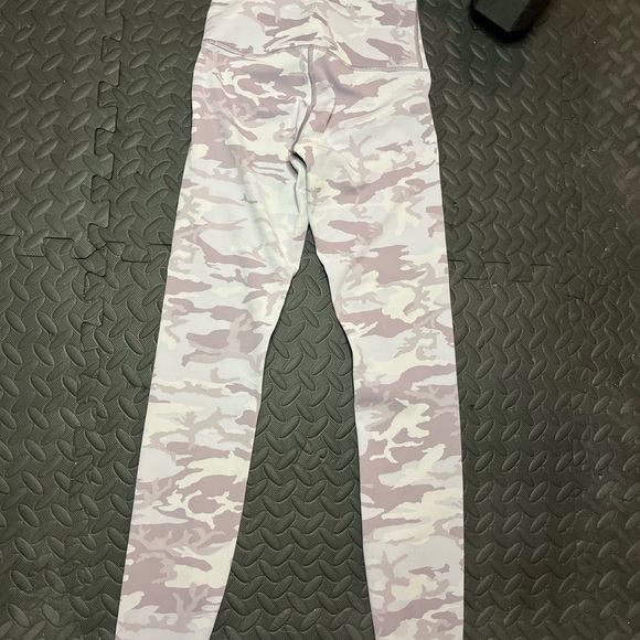 Lululemon Wunder Under Ribbed 28” - Picture 3 of 5